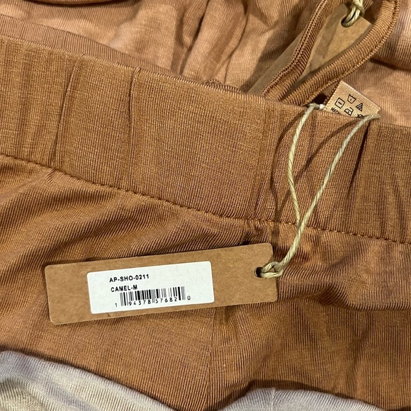 Skims Soft Lounge Shorts - Picture 4 of 6